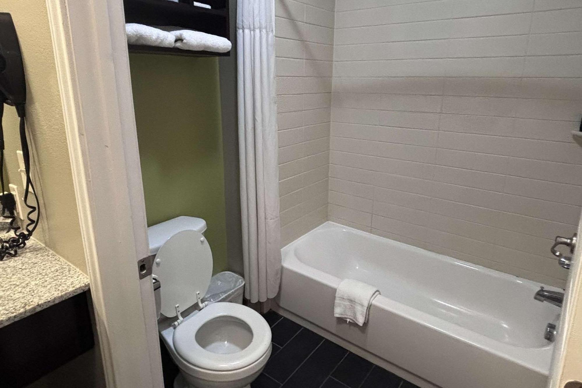 Rodeway Inn Dilley Luaran gambar