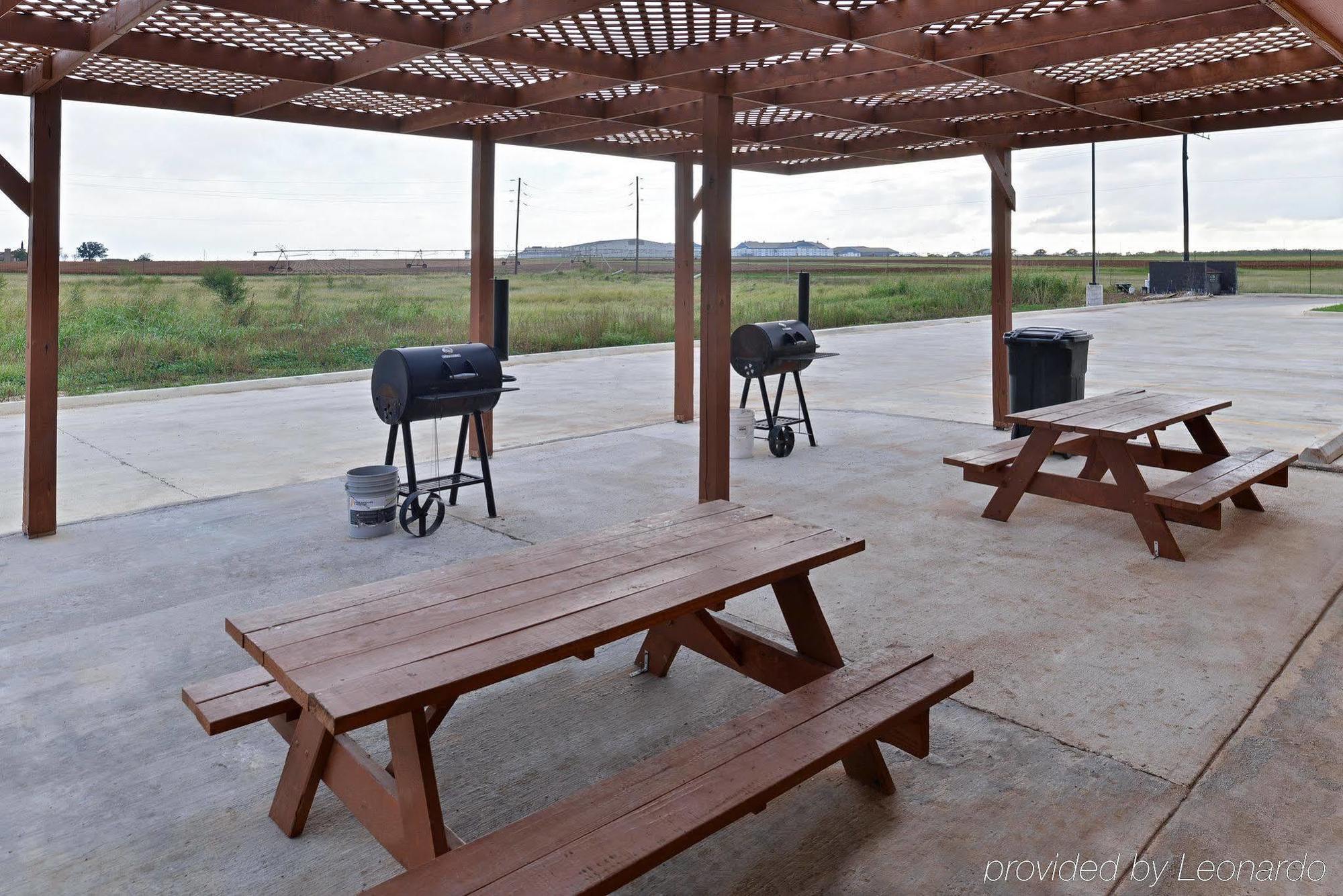 Rodeway Inn Dilley Luaran gambar